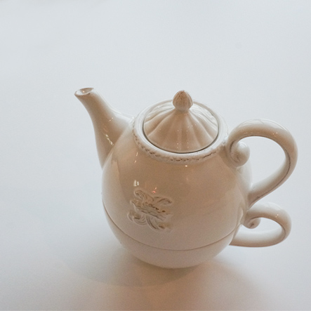 Aesyuang tea pot and cup set