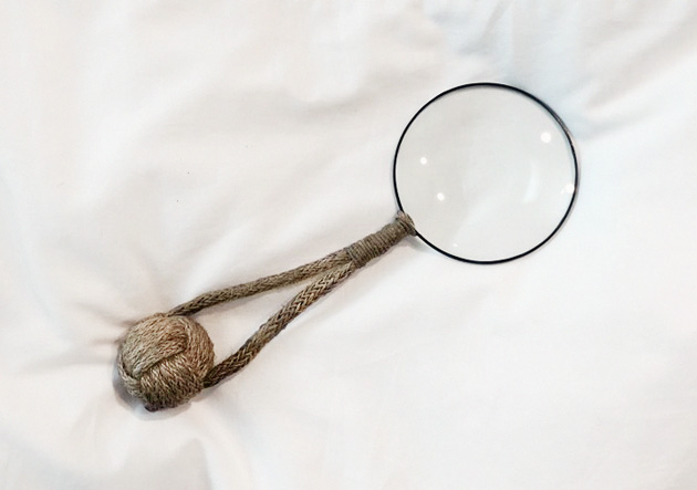 catrin handle magnifying glass