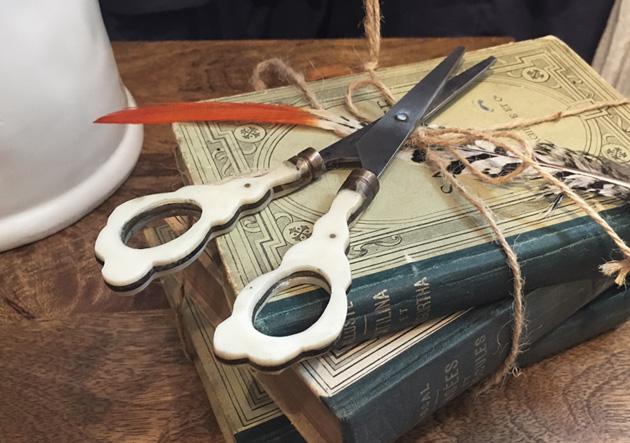 kaen antique scissors