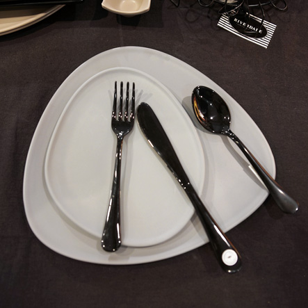 Dinner, dessert plate <br> <Gray> <br> [Italian brand products]
