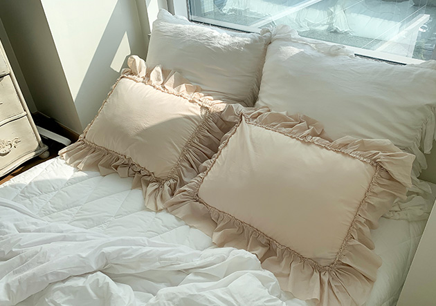 Vanilla pillow cover